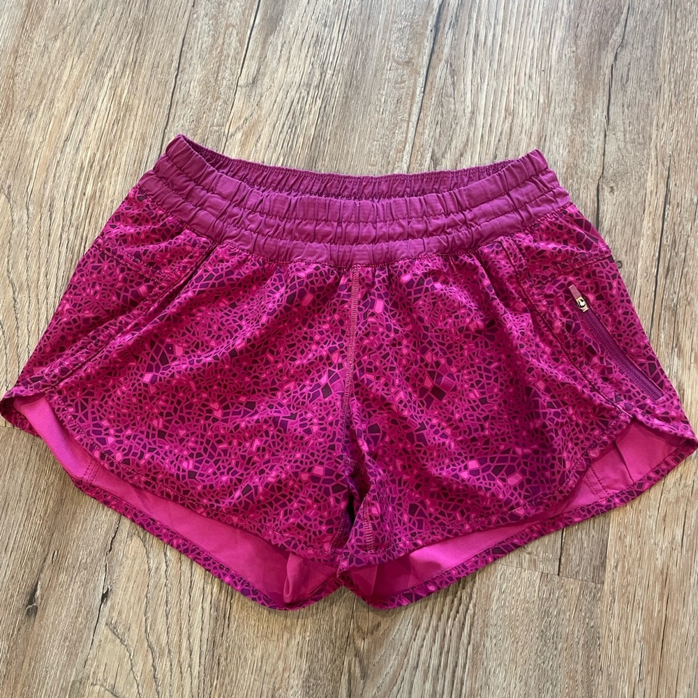 Lululemon size 6 women’s shorts